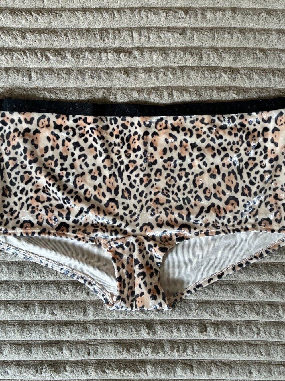 Victoria's Secret Velvet Cheetah Boy Short Panty Size L